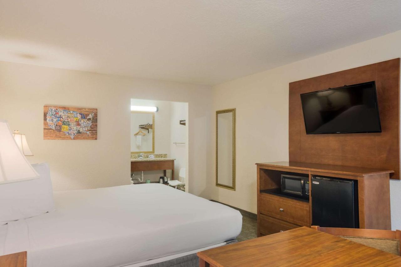 Econo Lodge Видалия Экстерьер фото